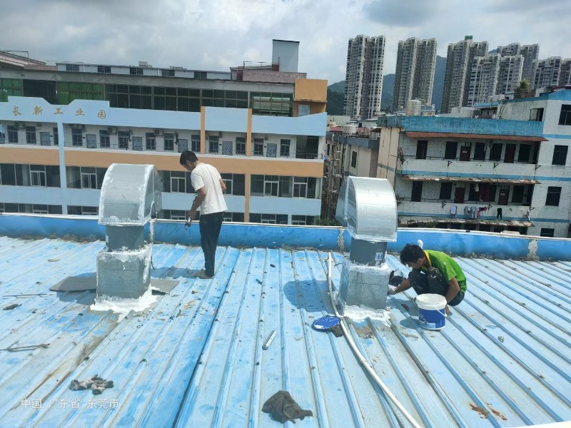 源汇钢结构屋面涂料维修方法